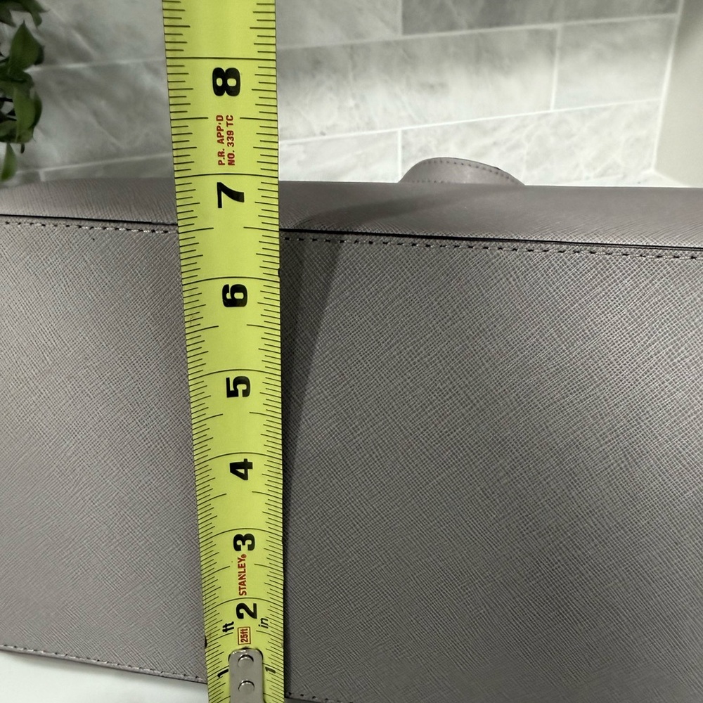 Michael Kors Jet Set Travel Large Tote Bag with laptop separator Gray EUC! - Picture 15 of 16